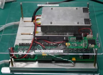 500 W 级激光传能发射端